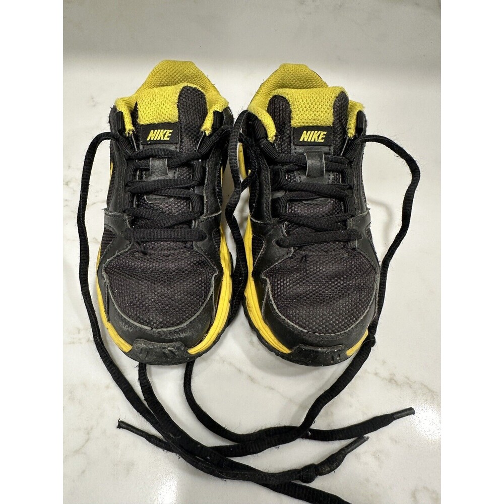 NIKE Kids ENDURANCE TRAINER Lace Sneakers Tennis Shoes Black Yellow Size 11.5 - Picture 4 of 7
